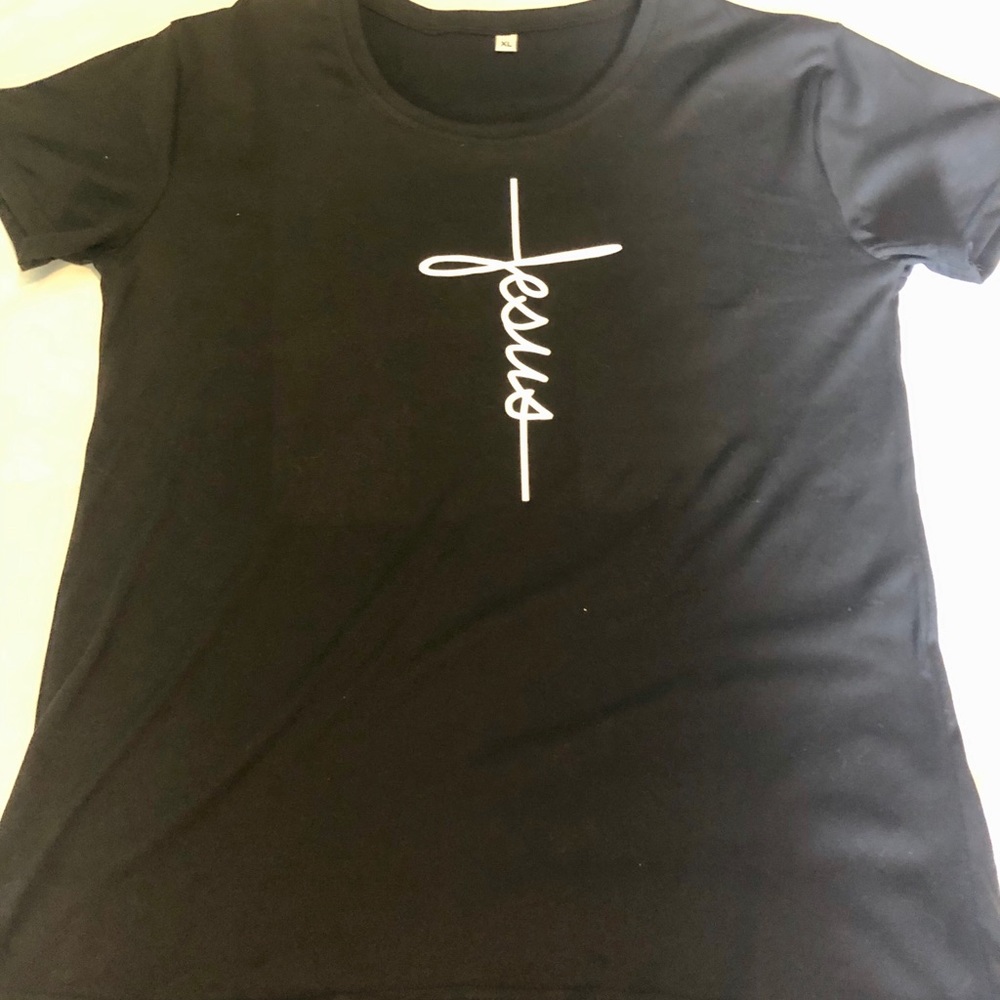 Black short sleeve t